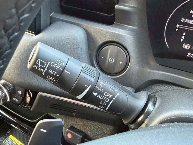 ヴェゼル ｅ：ＨＥＶ　Ｚ　ホンダコネクトディスプレイ（９インチナビ／地デジＴＶ／マルチビューカメラ／ワイヤレス充電器／後退出庫サポート／ハンズフリーホン機能／信号情報活用支援システム）　ホンダセンシング　パワーバックドア（38枚目）