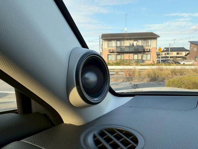 ヴェゼル ｅ：ＨＥＶ　Ｚ　ホンダコネクトディスプレイ（９インチナビ／地デジＴＶ／マルチビューカメラ／ワイヤレス充電器／後退出庫サポート／ハンズフリーホン機能／信号情報活用支援システム）　ホンダセンシング　パワーバックドア（49枚目）