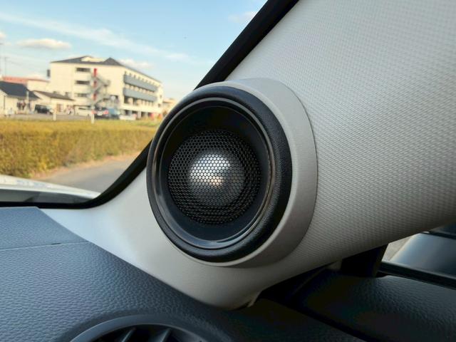 ヴェゼル ｅ：ＨＥＶ　Ｚ　ホンダコネクトディスプレイ（９インチナビ／地デジＴＶ／マルチビューカメラ／ワイヤレス充電器／後退出庫サポート／ハンズフリーホン機能／信号情報活用支援システム）　ホンダセンシング　パワーバックドア（50枚目）