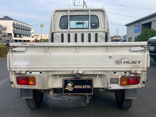 ハイゼットトラック スタンダード　ユーザー買取車　エアコン　荷台ステップ　スペアタイヤ　ＳＲＳエアバック　パワーステアリング　ヘッドライトレベライザー　ＡＭ／ＦＭラジオ　３方開荷台／あゆみ板掛テールゲート　禁煙車　標準ルーフ（9枚目）