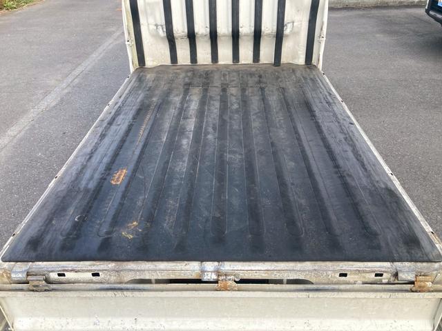 ハイゼットトラック スタンダード　ユーザー買取車　エアコン　荷台ステップ　スペアタイヤ　ＳＲＳエアバック　パワーステアリング　ヘッドライトレベライザー　ＡＭ／ＦＭラジオ　３方開荷台／あゆみ板掛テールゲート　禁煙車　標準ルーフ（13枚目）