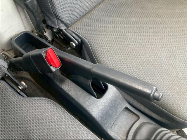 ハイゼットトラック スタンダード　ユーザー買取車　エアコン　荷台ステップ　スペアタイヤ　ＳＲＳエアバック　パワーステアリング　ヘッドライトレベライザー　ＡＭ／ＦＭラジオ　３方開荷台／あゆみ板掛テールゲート　禁煙車　標準ルーフ（26枚目）