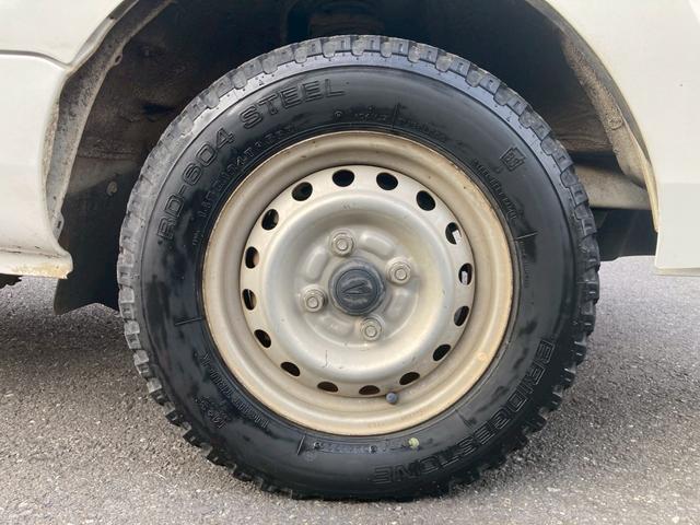 ハイゼットトラック スタンダード　ユーザー買取車　エアコン　荷台ステップ　スペアタイヤ　ＳＲＳエアバック　パワーステアリング　ヘッドライトレベライザー　ＡＭ／ＦＭラジオ　３方開荷台／あゆみ板掛テールゲート　禁煙車　標準ルーフ（41枚目）