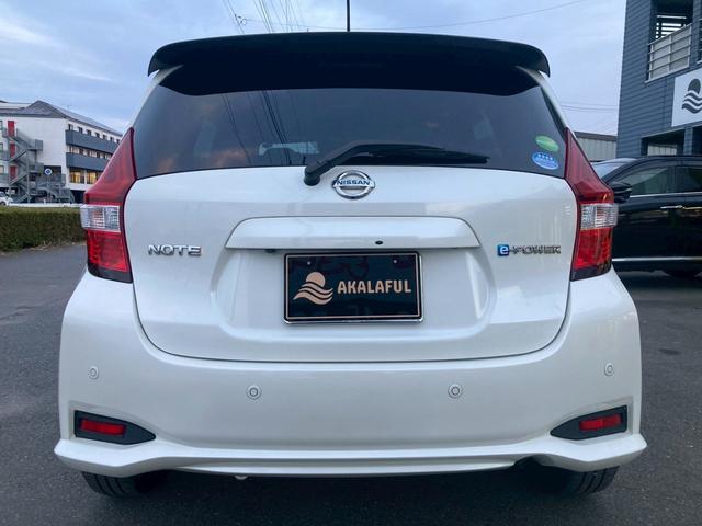 ノート e-パワー X ブラックアロー 純正ナビ インテリジェントアラウンドビューモニター LEDヘッドランプ ヒーター付ドアミラー TV インテリジェントクルーズコントロール ブラックルーフ 純正15AW プッシュスタート オートエアコン(9枚目)