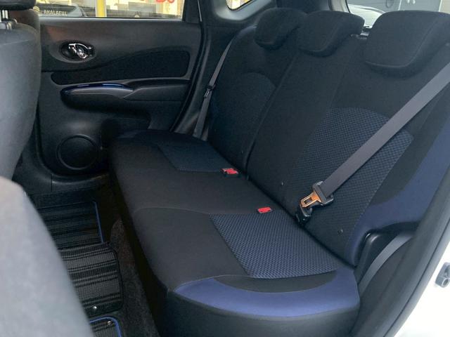 ノート e-パワー X ブラックアロー 純正ナビ インテリジェントアラウンドビューモニター LEDヘッドランプ ヒーター付ドアミラー TV インテリジェントクルーズコントロール ブラックルーフ 純正15AW プッシュスタート オートエアコン(13枚目)