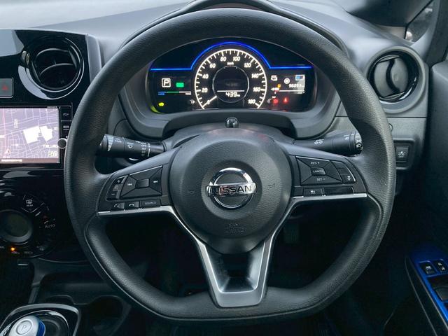 ノート e-パワー X ブラックアロー 純正ナビ インテリジェントアラウンドビューモニター LEDヘッドランプ ヒーター付ドアミラー TV インテリジェントクルーズコントロール ブラックルーフ 純正15AW プッシュスタート オートエアコン(17枚目)