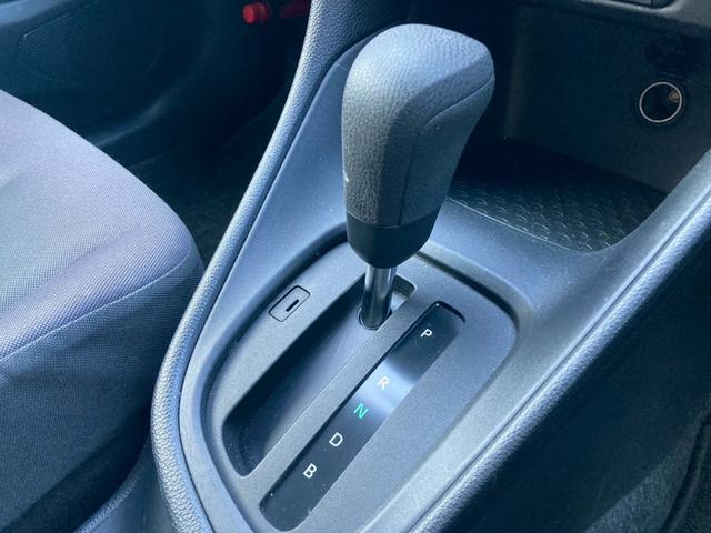 ヤリス Ｘ　純正ディスプレイオーディオ　バックモニター　スマートエントリー　スタートシステム　セーフティセンス　シートリフター　無塗装シフトパネル　バニティミラー　ＬＥＤウィンカー　ＬＥＤリアコンビネーション（31枚目）