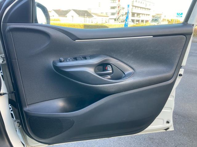 ヤリス Ｘ　純正ディスプレイオーディオ　バックモニター　スマートエントリー　スタートシステム　セーフティセンス　シートリフター　無塗装シフトパネル　バニティミラー　ＬＥＤウィンカー　ＬＥＤリアコンビネーション（34枚目）