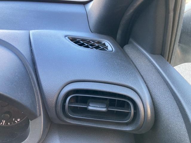 ヤリス Ｘ　純正ディスプレイオーディオ　バックモニター　スマートエントリー　スタートシステム　セーフティセンス　シートリフター　無塗装シフトパネル　バニティミラー　ＬＥＤウィンカー　ＬＥＤリアコンビネーション（36枚目）