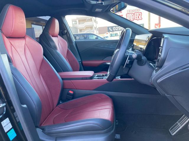 ＲＸ ＲＸ３５０　Ｆスポーツ　１４型メーカーナビ　レクサスチームメイト　パノラマルーフ　オレンジブレーキキャリパー　デジタルインナーミラー　セーフティシステムプラス　ＢＳＭ　３眼フルＬＥＤヘッドランプ　おくだけ充電　ＨＵＤ　全方位（10枚目）