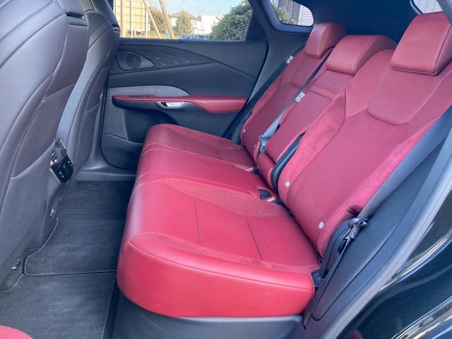 ＲＸ ＲＸ３５０　Ｆスポーツ　１４型メーカーナビ　レクサスチームメイト　パノラマルーフ　オレンジブレーキキャリパー　デジタルインナーミラー　セーフティシステムプラス　ＢＳＭ　３眼フルＬＥＤヘッドランプ　おくだけ充電　ＨＵＤ　全方位（13枚目）