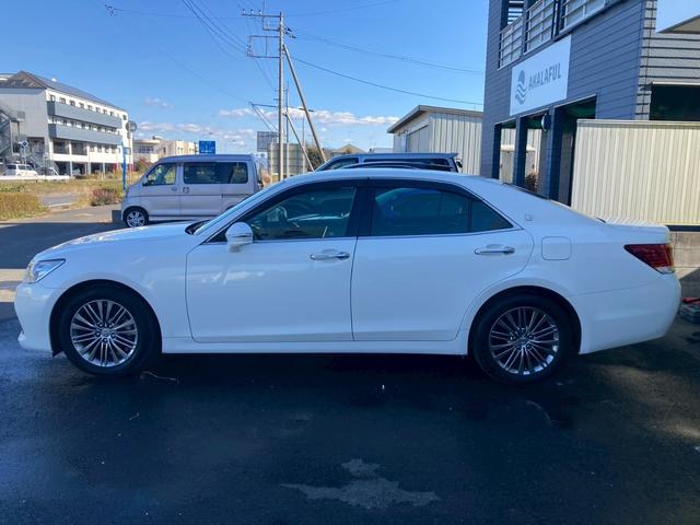 クラウン ロイヤルサルーン メーカーナビ アドバンストパッケージ オプション純正17AW パノラミックビューモニター HIDヘッドランプ オプションチェスナットファブリックシート パワーシート プッシュスタート 禁煙車 ドラレコ(6枚目)