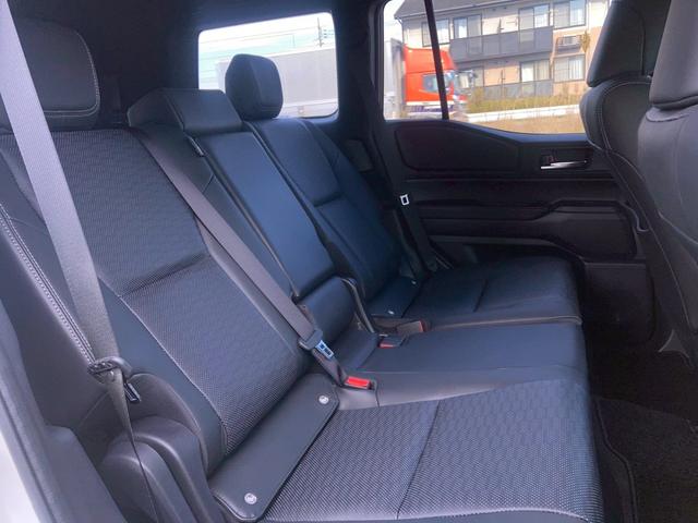 ランドクルーザー２５０ ＶＸ　１２．３型ディスプレイナビ　ムーンルーフ　ルーフレール　セーフティセンス　レザーシート　リフレクター式３眼ＬＥＤヘッドランプ　デジタルインナーミラー　全方位モニター　パワーバックドア　ＢＳＭ　地デジ（11枚目）