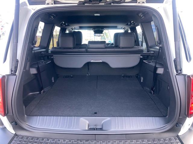 ランドクルーザー２５０ ＶＸ　１２．３型ディスプレイナビ　ムーンルーフ　ルーフレール　セーフティセンス　レザーシート　リフレクター式３眼ＬＥＤヘッドランプ　デジタルインナーミラー　全方位モニター　パワーバックドア　ＢＳＭ　地デジ（16枚目）