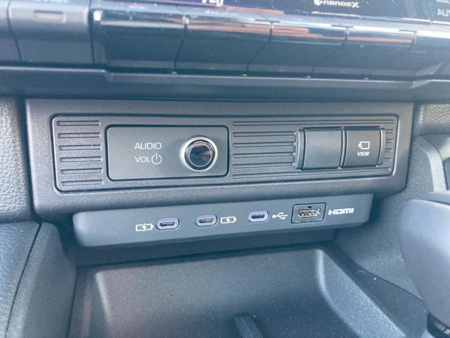 ランドクルーザー２５０ ＶＸ　１２．３型ディスプレイナビ　ムーンルーフ　ルーフレール　セーフティセンス　レザーシート　リフレクター式３眼ＬＥＤヘッドランプ　デジタルインナーミラー　全方位モニター　パワーバックドア　ＢＳＭ　地デジ（33枚目）