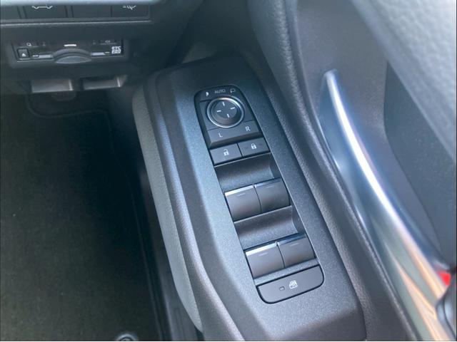 ランドクルーザー２５０ ＶＸ　１２．３型ディスプレイナビ　ムーンルーフ　ルーフレール　セーフティセンス　レザーシート　リフレクター式３眼ＬＥＤヘッドランプ　デジタルインナーミラー　全方位モニター　パワーバックドア　ＢＳＭ　地デジ（41枚目）