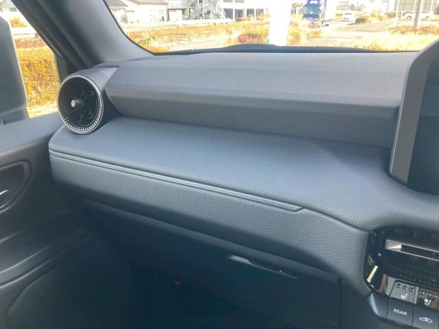 ランドクルーザー２５０ ＶＸ　１２．３型ディスプレイナビ　ムーンルーフ　ルーフレール　セーフティセンス　レザーシート　リフレクター式３眼ＬＥＤヘッドランプ　デジタルインナーミラー　全方位モニター　パワーバックドア　ＢＳＭ　地デジ（45枚目）