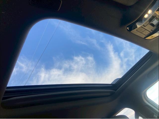 ランドクルーザー２５０ ＶＸ　１２．３型ディスプレイナビ　ムーンルーフ　ルーフレール　セーフティセンス　レザーシート　リフレクター式３眼ＬＥＤヘッドランプ　デジタルインナーミラー　全方位モニター　パワーバックドア　ＢＳＭ　地デジ（51枚目）