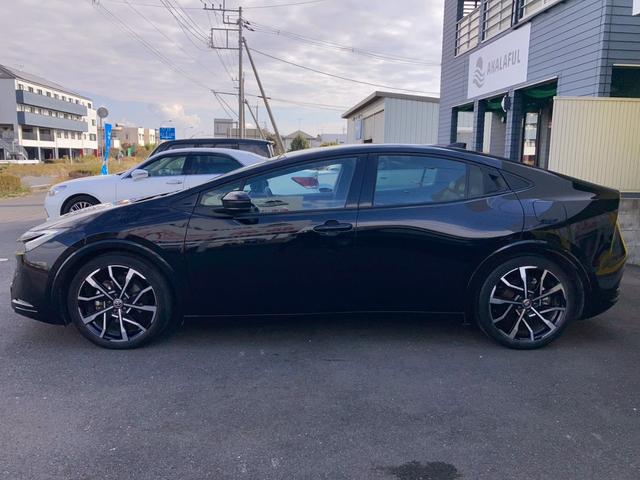 プリウス Ｚ　ＰＨＥＶ　１２．３型ディスプレイナビ　デジタルインナーミラー　トヨタチームメイト　全方位モニター　セーフティセンス　ブラインドスポットモニター　純正１９ＡＷ　パワーバックドア　寒冷地仕様　充電ケーブル（6枚目）