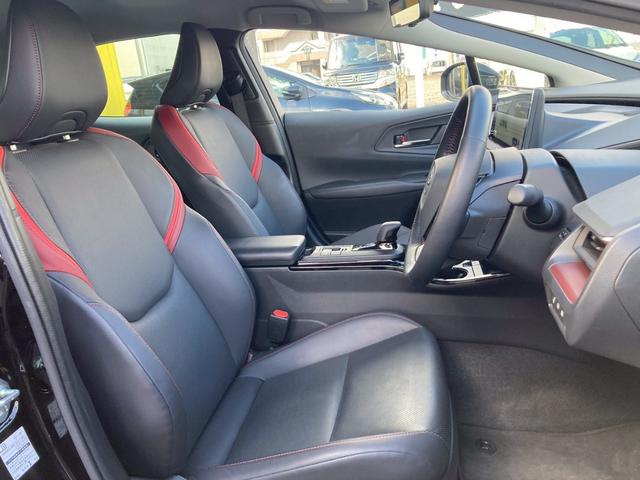 プリウス Ｚ　ＰＨＥＶ　１２．３型ディスプレイナビ　デジタルインナーミラー　トヨタチームメイト　全方位モニター　セーフティセンス　ブラインドスポットモニター　純正１９ＡＷ　パワーバックドア　寒冷地仕様　充電ケーブル（10枚目）
