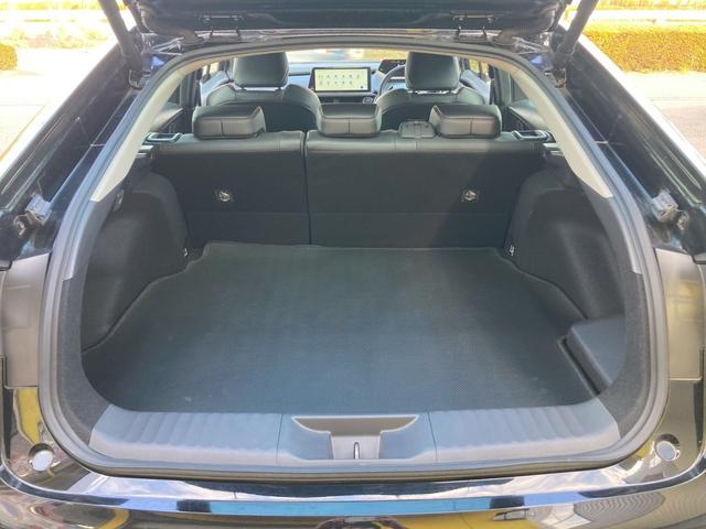プリウス Ｚ　ＰＨＥＶ　１２．３型ディスプレイナビ　デジタルインナーミラー　トヨタチームメイト　全方位モニター　セーフティセンス　ブラインドスポットモニター　純正１９ＡＷ　パワーバックドア　寒冷地仕様　充電ケーブル（14枚目）