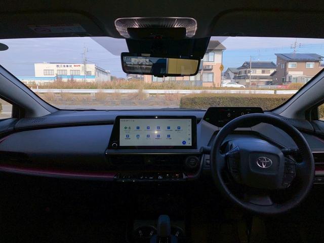 プリウス Ｚ　ＰＨＥＶ　１２．３型ディスプレイナビ　デジタルインナーミラー　トヨタチームメイト　全方位モニター　セーフティセンス　ブラインドスポットモニター　純正１９ＡＷ　パワーバックドア　寒冷地仕様　充電ケーブル（16枚目）
