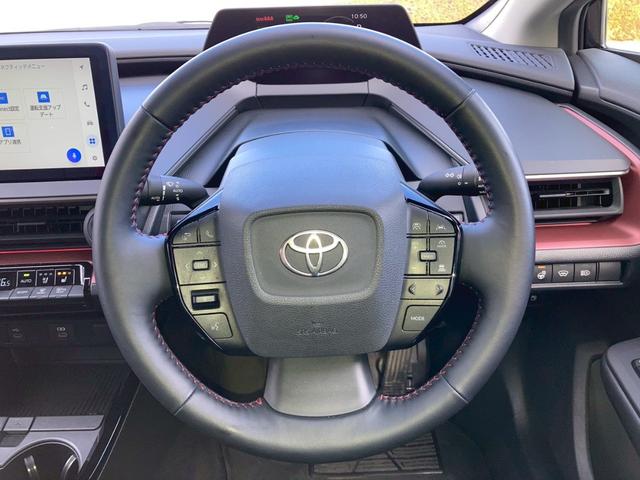 プリウス Ｚ　ＰＨＥＶ　１２．３型ディスプレイナビ　デジタルインナーミラー　トヨタチームメイト　全方位モニター　セーフティセンス　ブラインドスポットモニター　純正１９ＡＷ　パワーバックドア　寒冷地仕様　充電ケーブル（17枚目）