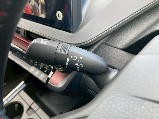 プリウス Ｚ　ＰＨＥＶ　１２．３型ディスプレイナビ　デジタルインナーミラー　トヨタチームメイト　全方位モニター　セーフティセンス　ブラインドスポットモニター　純正１９ＡＷ　パワーバックドア　寒冷地仕様　充電ケーブル（25枚目）