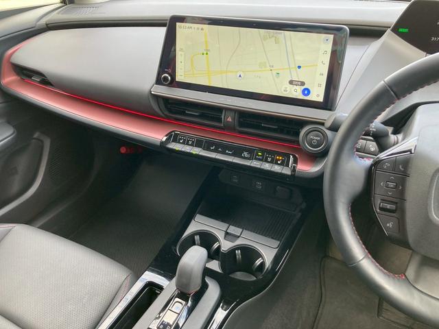 プリウス Ｚ　ＰＨＥＶ　１２．３型ディスプレイナビ　デジタルインナーミラー　トヨタチームメイト　全方位モニター　セーフティセンス　ブラインドスポットモニター　純正１９ＡＷ　パワーバックドア　寒冷地仕様　充電ケーブル（27枚目）