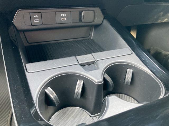 プリウス Ｚ　ＰＨＥＶ　１２．３型ディスプレイナビ　デジタルインナーミラー　トヨタチームメイト　全方位モニター　セーフティセンス　ブラインドスポットモニター　純正１９ＡＷ　パワーバックドア　寒冷地仕様　充電ケーブル（30枚目）