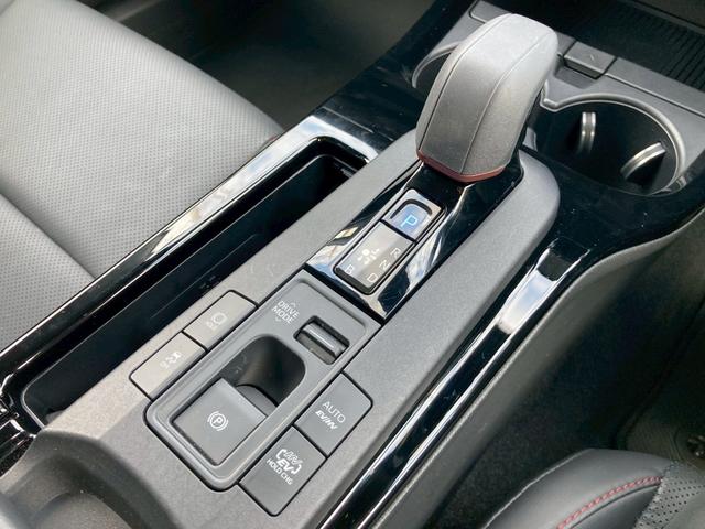 プリウス Ｚ　ＰＨＥＶ　１２．３型ディスプレイナビ　デジタルインナーミラー　トヨタチームメイト　全方位モニター　セーフティセンス　ブラインドスポットモニター　純正１９ＡＷ　パワーバックドア　寒冷地仕様　充電ケーブル（31枚目）