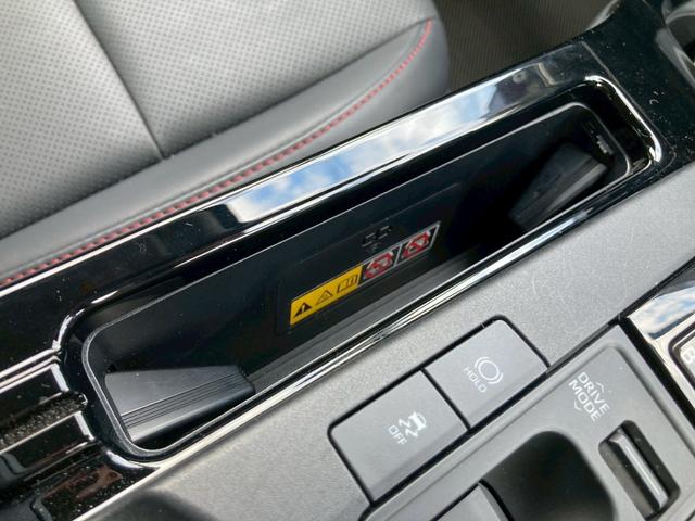 プリウス Ｚ　ＰＨＥＶ　１２．３型ディスプレイナビ　デジタルインナーミラー　トヨタチームメイト　全方位モニター　セーフティセンス　ブラインドスポットモニター　純正１９ＡＷ　パワーバックドア　寒冷地仕様　充電ケーブル（32枚目）