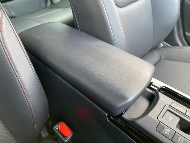 プリウス Ｚ　ＰＨＥＶ　１２．３型ディスプレイナビ　デジタルインナーミラー　トヨタチームメイト　全方位モニター　セーフティセンス　ブラインドスポットモニター　純正１９ＡＷ　パワーバックドア　寒冷地仕様　充電ケーブル（33枚目）