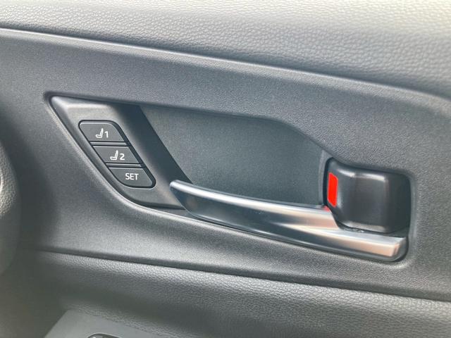 プリウス Ｚ　ＰＨＥＶ　１２．３型ディスプレイナビ　デジタルインナーミラー　トヨタチームメイト　全方位モニター　セーフティセンス　ブラインドスポットモニター　純正１９ＡＷ　パワーバックドア　寒冷地仕様　充電ケーブル（37枚目）