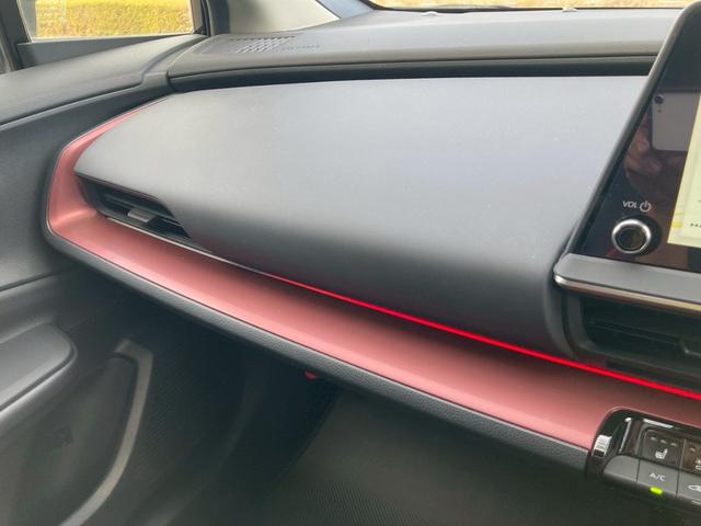 プリウス Ｚ　ＰＨＥＶ　１２．３型ディスプレイナビ　デジタルインナーミラー　トヨタチームメイト　全方位モニター　セーフティセンス　ブラインドスポットモニター　純正１９ＡＷ　パワーバックドア　寒冷地仕様　充電ケーブル（42枚目）