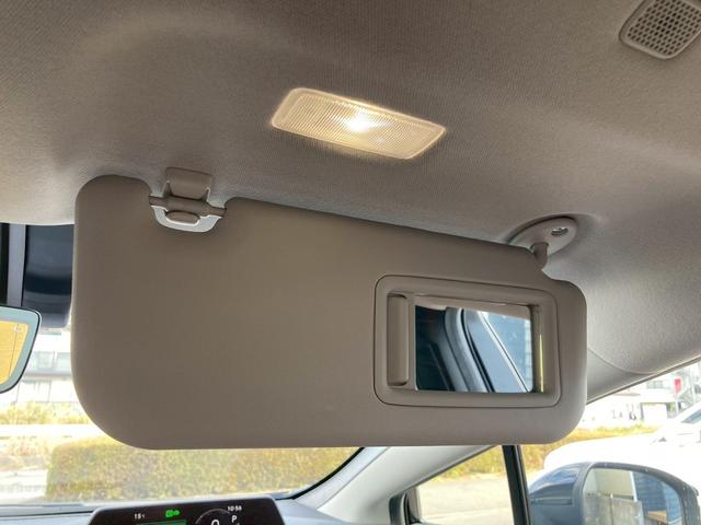 プリウス Ｚ　ＰＨＥＶ　１２．３型ディスプレイナビ　デジタルインナーミラー　トヨタチームメイト　全方位モニター　セーフティセンス　ブラインドスポットモニター　純正１９ＡＷ　パワーバックドア　寒冷地仕様　充電ケーブル（46枚目）