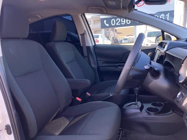 アクア Ｓスタイルブラック　純正ナビ　バックモニター　ＬＥＤヘッドランプパッケージ　セーフティセンス　車検Ｒ７．６月　インテリジェンスクリアランスソナー　地デジＴＶ　プッシュスタート　スマートキー　オートエアコン　オートライト（11枚目）