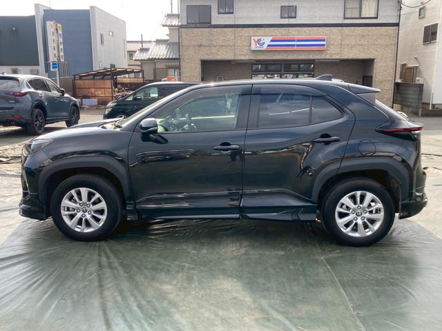 ヤリスクロス ハイブリッドG 純正ディスプレイオーディオ(ナビ機能有) モデリスタエアロ(F・S・R) パノラミックビューモニター セーフティセンス パーキングサポートブレーキ プッシュスタート AC100V 純正AW 禁煙車(6枚目)