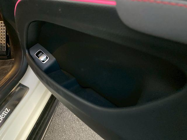 何とデジタルインテリア！リアコンフォート！リアエンターテインメント！エクスクルーシブパッケージの総額２００万のオプション付きです！この安心価格では中々出ない車両です！早い者勝ちの１台です！全国対応可能