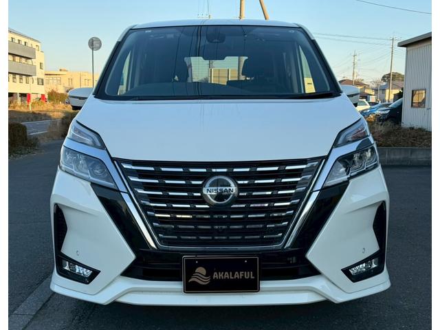 セレナ ハイウェイスターV 純正10インチナビ セーフティパックA 純正フリップダウンモニター リアオートエアコン プロパイロット ハンズフリー両側パワースライドドア クルーズコントロール 地デジTV 純正16AW DVD再生(4枚目)