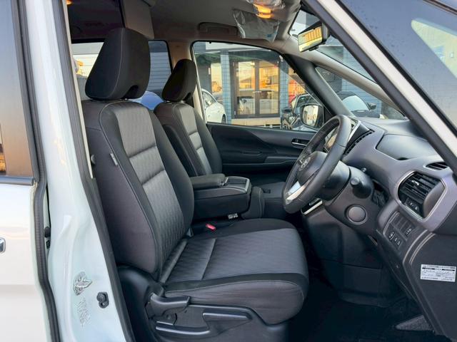 セレナ ハイウェイスターV 純正10インチナビ セーフティパックA 純正フリップダウンモニター リアオートエアコン プロパイロット ハンズフリー両側パワースライドドア クルーズコントロール 地デジTV 純正16AW DVD再生(10枚目)