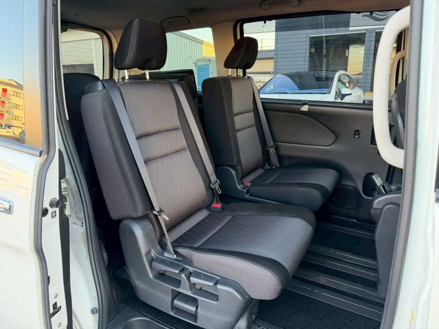 セレナ ハイウェイスターV 純正10インチナビ セーフティパックA 純正フリップダウンモニター リアオートエアコン プロパイロット ハンズフリー両側パワースライドドア クルーズコントロール 地デジTV 純正16AW DVD再生(11枚目)