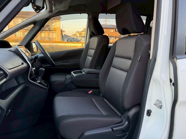 セレナ ハイウェイスターV 純正10インチナビ セーフティパックA 純正フリップダウンモニター リアオートエアコン プロパイロット ハンズフリー両側パワースライドドア クルーズコントロール 地デジTV 純正16AW DVD再生(12枚目)