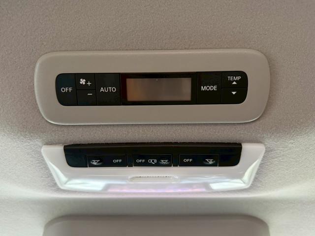 セレナ ハイウェイスターV 純正10インチナビ セーフティパックA 純正フリップダウンモニター リアオートエアコン プロパイロット ハンズフリー両側パワースライドドア クルーズコントロール 地デジTV 純正16AW DVD再生(45枚目)