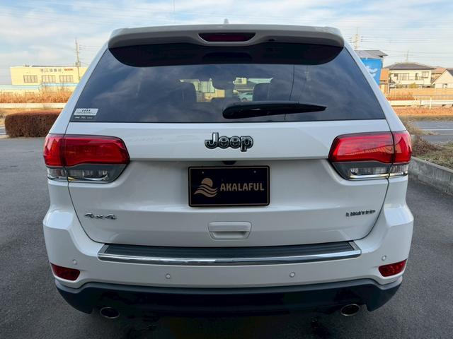 ジープ・グランドチェロキー リミテッド　純正ナビ　レザーシート　シートヒーター　バックモニター　アダプティブクルーズコントロール　アドバンストブレーキアシスト　パワーバックドア　ステアリングヒーター　ＴＶ　電動チルト　ルーフレール　禁煙車（9枚目）