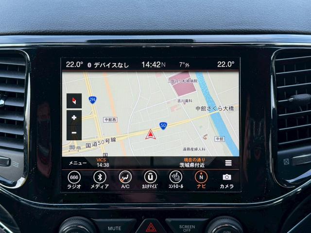 ジープ・グランドチェロキー リミテッド　純正ナビ　レザーシート　シートヒーター　バックモニター　アダプティブクルーズコントロール　アドバンストブレーキアシスト　パワーバックドア　ステアリングヒーター　ＴＶ　電動チルト　ルーフレール　禁煙車（19枚目）