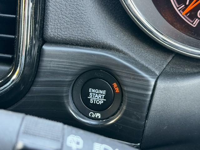 ジープ・グランドチェロキー リミテッド　純正ナビ　レザーシート　シートヒーター　バックモニター　アダプティブクルーズコントロール　アドバンストブレーキアシスト　パワーバックドア　ステアリングヒーター　ＴＶ　電動チルト　ルーフレール　禁煙車（38枚目）