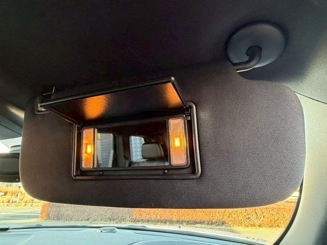 ジープ・グランドチェロキー リミテッド　純正ナビ　レザーシート　シートヒーター　バックモニター　アダプティブクルーズコントロール　アドバンストブレーキアシスト　パワーバックドア　ステアリングヒーター　ＴＶ　電動チルト　ルーフレール　禁煙車（41枚目）