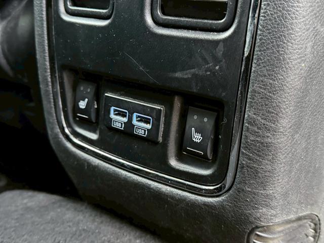 ジープ・グランドチェロキー リミテッド　純正ナビ　レザーシート　シートヒーター　バックモニター　アダプティブクルーズコントロール　アドバンストブレーキアシスト　パワーバックドア　ステアリングヒーター　ＴＶ　電動チルト　ルーフレール　禁煙車（45枚目）