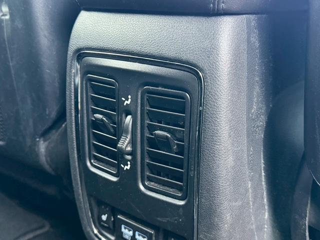 ジープ・グランドチェロキー リミテッド　純正ナビ　レザーシート　シートヒーター　バックモニター　アダプティブクルーズコントロール　アドバンストブレーキアシスト　パワーバックドア　ステアリングヒーター　ＴＶ　電動チルト　ルーフレール　禁煙車（46枚目）